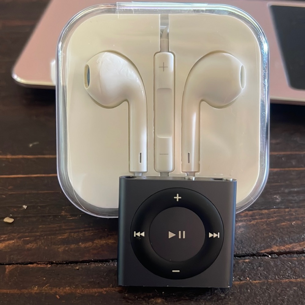 IPod shuffle.